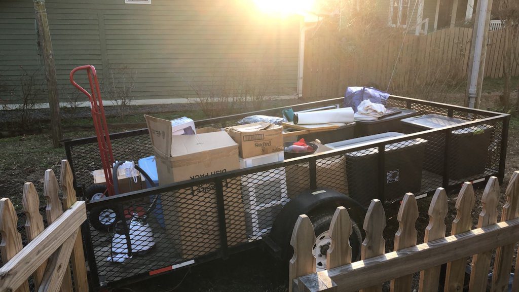 10 Ways to save money for travel even on a tight budget