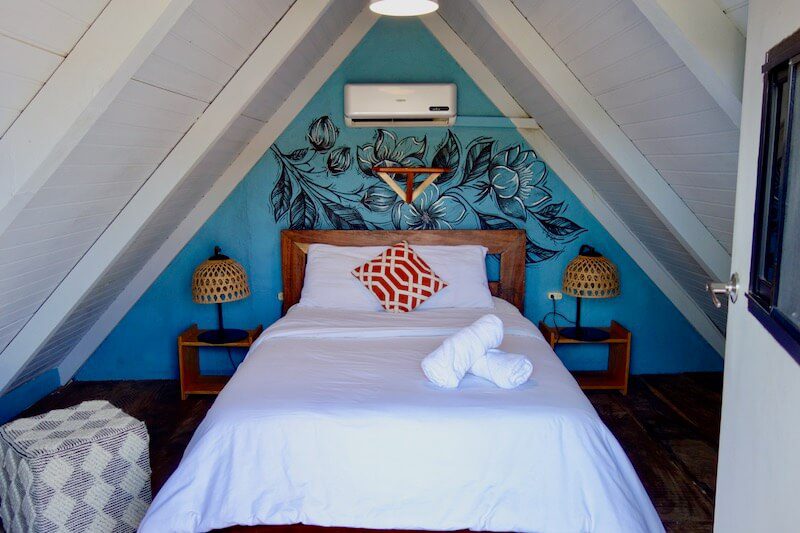 What are the rooms like at Selina hostels