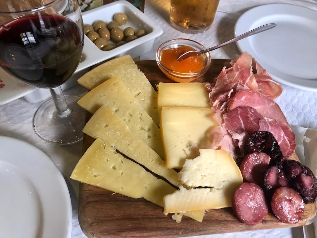 Food to try in Sao Miguel Azores Portugal