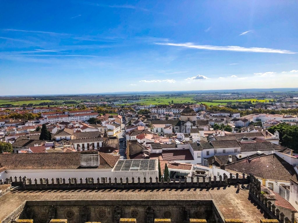 Roof view of the Evora Cathedral 